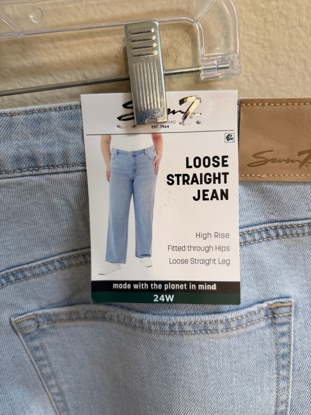 NWT Size 24W Seven7 Loose Straight Jean